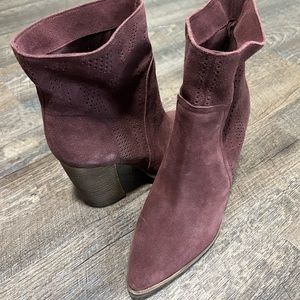 Vince Camuto Catheryna - Size 8.5 - Never Worn “No Box”